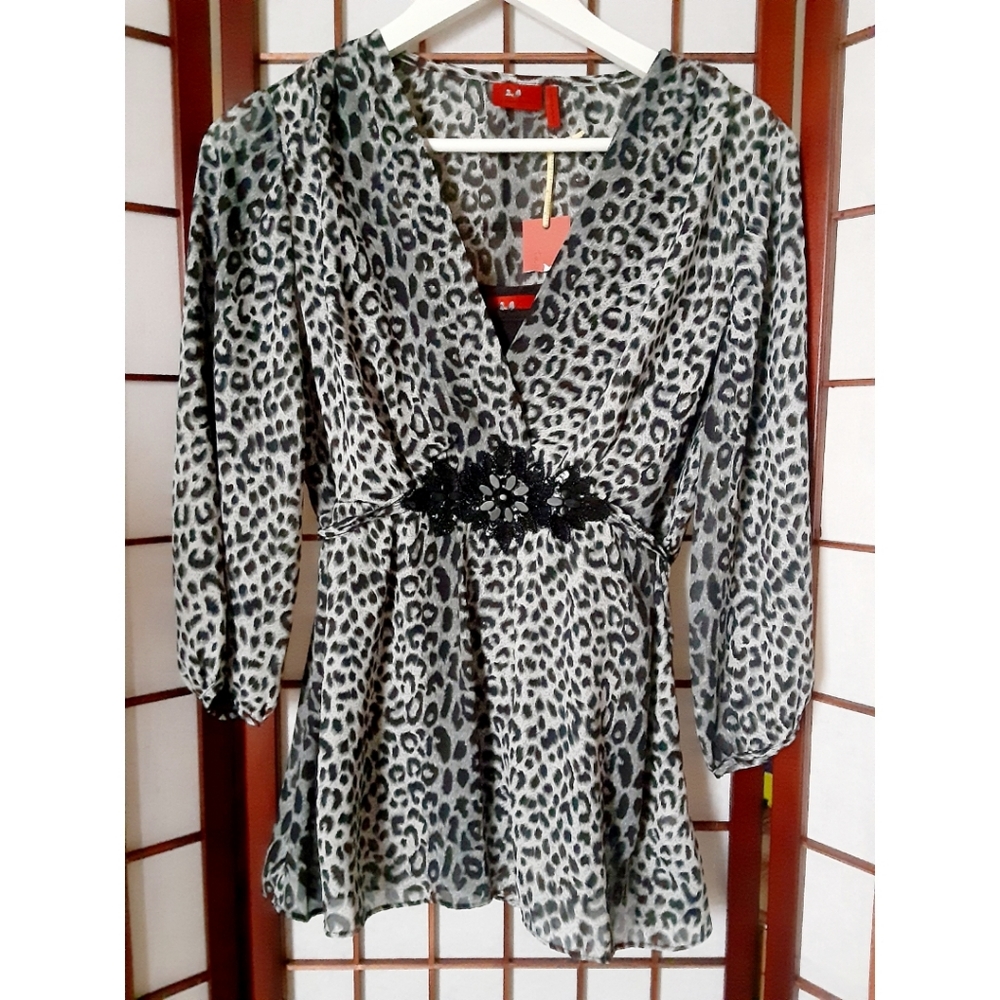 Tape Measure  V-Neck Animal Print Sheer Blouse & Black Cami  - Gray/Black